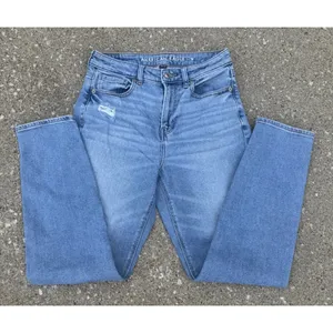 American Eagle Mom Straight Distressed Jeans Medium Wash Stretch‎ Size 4 Regular thumbnail 3