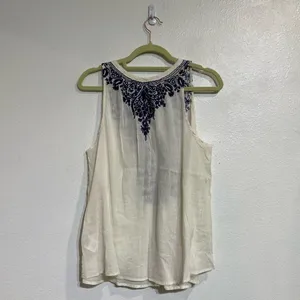 Joie White Blue Embroidered Sleeveless Button Down Blouse Sz M thumbnail 9