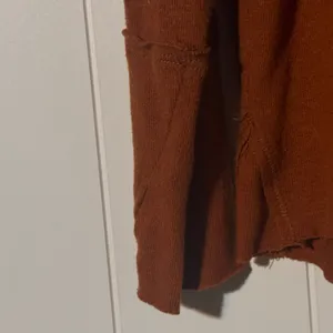 Michael Stars Women's Medium Rust Long Sleeve High Low Hem Soft Knit Top thumbnail 7