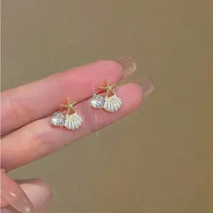 Starfish Shell Earrings Gold thumbnail 4