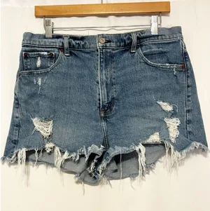 Abercrombie & Fitch The Mom Short High Rise Distressed Medium wash size 12 thumbnail 1