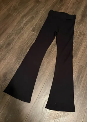 PINK Victoria's Secret Black Flare Knit Pants Medium thumbnail 1