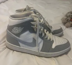 Nike Jordan Air 1 Mid thumbnail 1
