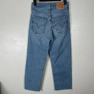 Levis Ribcage Straight Ankle Jeans Womens 25 Denim Button Fly High Rise Raw Hem‎ thumbnail 5