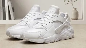 White Nike Air Huarache thumbnail 1