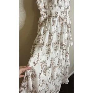 J. GEE Womens XL Maxi Dress Tan White Floral Tiered‎ Tie Shoulder Smocked NEW thumbnail 8