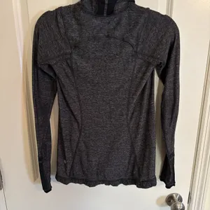 Lululemon‎ Womens Race Your Pace 1/2 Zip Size 2 Dark Gray Thumbholes thumbnail 6