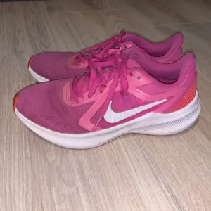 Nike Downshifter 10 Womens Athletic Running Sneaker Shoes Pink/White thumbnail 4