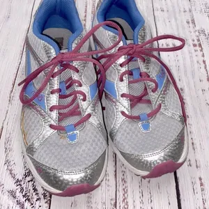 Ryka tennis shoes size 8 thumbnail 2