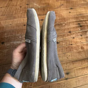 Tom’s minimalist gray slip on normcore size 8 shoes thumbnail 5