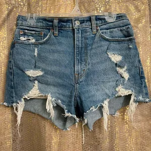 Abercrombie & Fitch Distressed High Rise Curve Love Mom Shorts 6/28 thumbnail 1