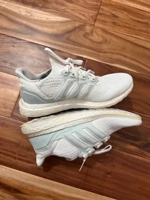 Adidas Ultraboost Shoes thumbnail 3