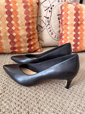 Clarks Cushion Plus Black Pointed-Toe Low Heel Pumps thumbnail 5