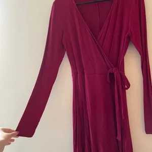 S- Ruby Red Express Wraparound Midi Semi-Formal V-Neck Dress‎ thumbnail 4