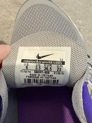 Nike Women's Gray Running Sneakers with Purple Lining thumbnail 4