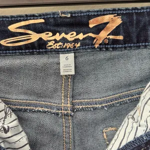 Seven7 High-Rise Raw Hem Cropped Fashion Jeans Dark Wash Denim Straight Leg thumbnail 8