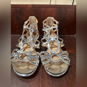 Report Silver Geometric Flat Sandals Size 9 thumbnail 4
