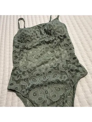 GILLY HICKS Small Green Lace Bodysuit Built In Bra Crochet Look Abercrombie thumbnail 11