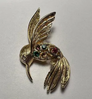 Napier Hummingbird Bird Multi Color Rhinestone Gold Tone Brooch Pin Signed thumbnail 5