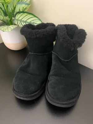 UGG Classic Black Short Womens Boot Crystal Detail, Size 7 thumbnail 2