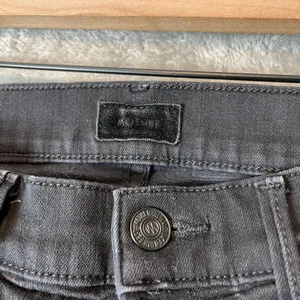 Mother The Stunner Double Zip Ankle Step Fray‎ Jeans in Not Guilty Black Sz 27 thumbnail 8