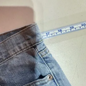 Gap 1969 30" Size‎ 10 Light Wash Denim Bermuda Shorts Cuffed thumbnail 7