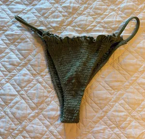Indah Ruffle Green Bikini Bottoms thumbnail 1