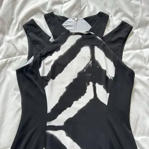 Cache Dress Womens 10 Black White Contrast Midi Sheath‎ Sleeveless Business Y2K thumbnail 2