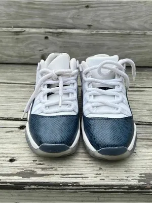 Jordan 11 Retro Low GS 'Navy Snakeskin' 2019 Size 4.5y Women’s Size 6 thumbnail 3