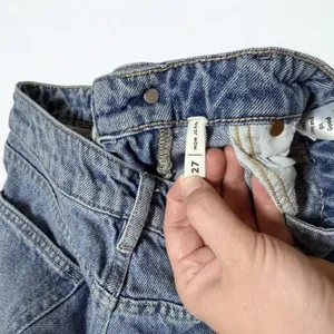 PacSun Womens Mom Jeans Size 27 Medium Wash Distressed Ripped Raw Hem High Rise thumbnail 5