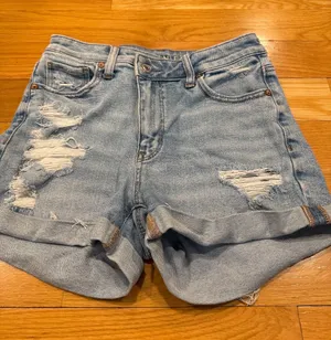 American Eagle outfitters mom jeans shorts size 0 thumbnail 1