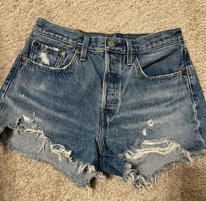 Levi’s denim shorts  thumbnail 1