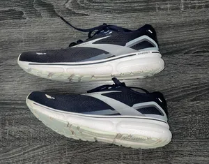 Brooks Ghost 15 Running Shoes Women's size 8 thumbnail 1