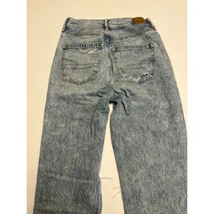 American Eagle Outfitters Distressed Light Wash Jeans Plaid Patch Detail Size 4 thumbnail 3