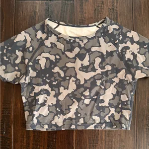 Paragon Fitwear Gray Camo Crop Active Top Size S thumbnail 1