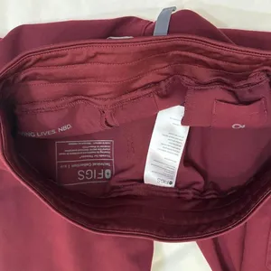 FIGS Burgundy Scrub Top/pants thumbnail 5
