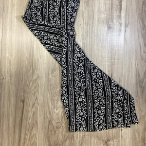 Abercrombie & Fitch Bohemian Floral Pattern Flare Leg - 0 thumbnail 4