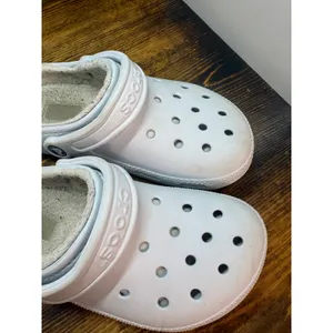 Crocs Light Blue Fur Lined Clogs Size‎ Women 6 thumbnail 5