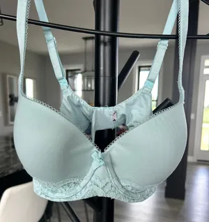 Victoria's Secret Bra thumbnail 1