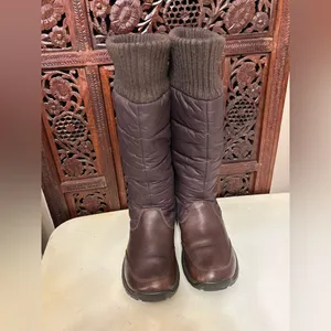 UGG Boots Womens 7 MATILDA 1904 Brown Vibram Puffer Quilted Waterproof thumbnail 2