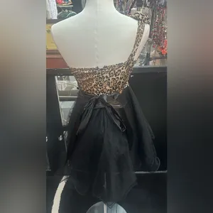 Deb sz 7/8 black and cheetah print short formal dress thumbnail 2