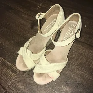 Tom’s Sienna cream crossover strappy wedge sandals thumbnail 2