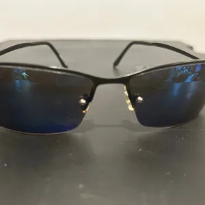 Stylish Black and Blue Sunglasses thumbnail 2