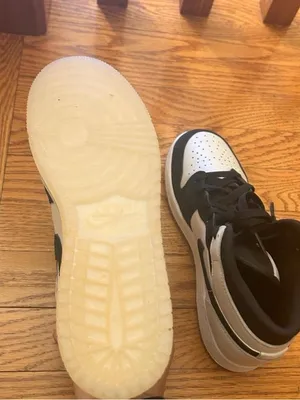 Nike Air Jordan 1 Mid - Black & White thumbnail 4