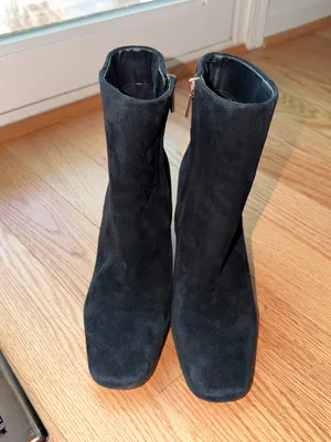 Sam Edelman Fawn Black Suede Ankle Booties Block Heel Square Toe Size 7.5 thumbnail 9