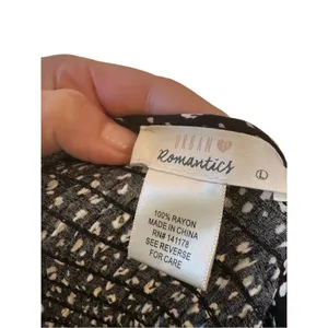 URBAN Romantics Black and White Smocked Peplum Long Sleeve Blouse thumbnail 4