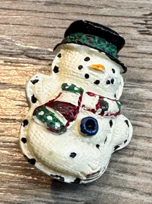 Vintage‎ Snowman Pin Brooch Holiday Christmas Winter Accessory Cute Fun thumbnail 1