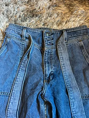 Mom Jeans thumbnail 2