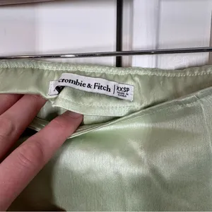 Abercrombie & Fitch Light Green Midi Satin Skirt with Slit‎ Size XXSP thumbnail 4