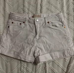 Levi’s Girlfriend Shorty Shorts thumbnail 1